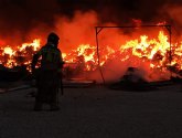 Incendio en una planta de reciclaje en Fortuna Incendio en una planta de reciclaje en Fortuna