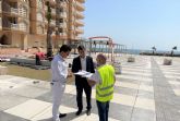 Promueven el disfrute de la plaza Castillos del Mar de La Manga con espacios verdes, juegos saludables y reas de descanso