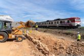 La construcción de un muro en paralelo a las vías del tren evitará la entrada de agua hacia la calle La Fábrica en caso de lluvias