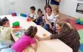 La alcaldesa de Cehegín refuerza el compromiso educativo en su visita al colegio Ciudad de Begastri y la puesta en marcha del Aula de niños y niñas de 2 años