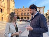 Arcos, adornos, portadas y guirnaldas luminosas para realzar las calles del casco urbano y las pedanías esta Navidad