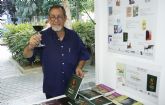 Juan Jos Guardia Polaino recitar versos de su libro 'De almas, ditirambos y heridas' en la exposicin 'In vino veritas' de Raw Colectivo Fotogrfico en Puertollano