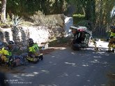 Bomberos rescatan a una persona herida en accidente de tráfico ocurrido en Caravaca de la Cruz