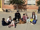 La Unidad Canina de la Policía Local inicia una ronda de exhibiciones ante los alumnos de infantil de los colegios aguileños La Unidad Canina de la Policía Local inicia una ronda de exhibiciones ante los alumnos de infantil de los colegios aguileños