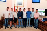El alcalde de Alcantarilla recibe en el Ayuntamiento a los tres atletas del Nutribn Sociedad Atltica que durante estos ltimos meses consiguieron campeonatos y record nacionales y regionales de atletismo