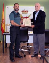 Un descendiente del militar y guardia civil, Antonio Escobar Huerta, recoge el título de ascenso a General de Brigada, concedido con carácter póstumo y honorífico