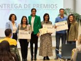 Archena premia a jóvenes estudiantes por su compromiso en la defensa de los derechos de la infancia y la adolescencia