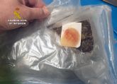 La Guardia Civil detiene a tres personas presuntamente dedicadas al envío de paquetes de marihuana al extranjero