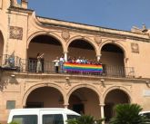 El ayuntamiento de Lorca se suma a la conmemoracin del Dia Internacional del Orgullo LGTBIQ+ colocando la bandera en su fachada e iluminando la pasarela Miguel Navarro y la fuente del barrio de San Antonio