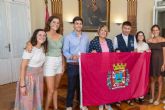 La alcaldesa recibe a una representación de los jóvenes que asistirán a la Jornada de la Juventud con el Papa en Lisboa