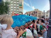 Las carrozas llenaron de color y msica las calles de Cieza este domingo