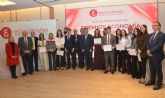 El Colegio de Economistas premia la excelencia universitaria con los Premios Economía y Empresa en la Región de Murcia El Colegio de Economistas premia la excelencia universitaria con los Premios Economía y Empresa en la Región de Murcia