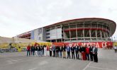 El estadio Enrique Roca ya luce un mural en homenaje a la historia y aficin del Real Murcia