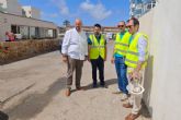 El Ayuntamiento de Cartagena inicia en La Manga la construcción de un acceso peatonal a la playa de Las Sirenas