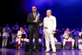 El alcalde de Murcia recibe el galardón de Parrandbolero de Honor