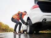 Seis de cada diez espanoles no sabran cambiar una rueda