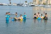 El baño asistido en las playas de Cartagena se pondrá en marcha el 1 de julio, quince días antes de lo habitual