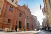 El Resucitado abre las puertas de la iglesia de Santa María para celebrar la Resurrección tras suspender la procesión por la previsión de lluvia y vien