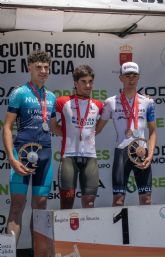 El ciclista aguileno Rafael Meca se alza campen, en categora cadete, en el Tricicln de Sangonera la Verde