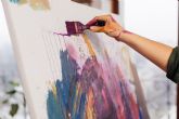 La Concejala de Igualdad organiza un taller de pintura para mujeres
