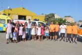 Los niños y niñas del Programa Vacaciones en Paz disfrutan de una jornada de convivencia en la base de Proteccin Civil